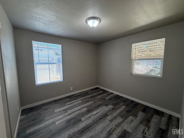 1021 Meredith Drive, Bakersfield, CA 93304