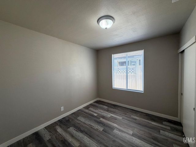 1021 Meredith Drive, Bakersfield, CA 93304