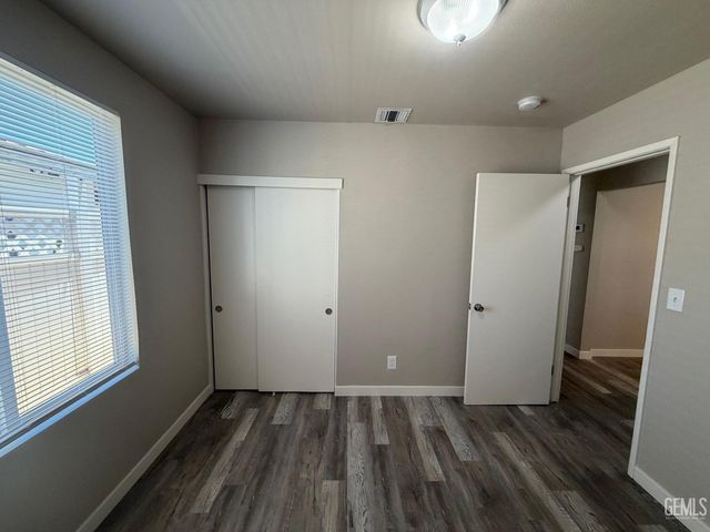 1021 Meredith Drive, Bakersfield, CA 93304