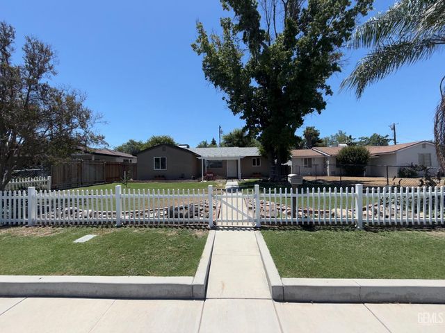 1021 Meredith Drive, Bakersfield, CA 93304