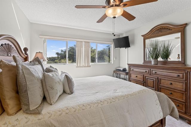 1651 SW 127th Ave 305A, Pembroke Pines, FL 33027