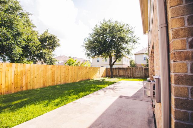 19219 Clevera Walk Lane, Houston, TX 77084