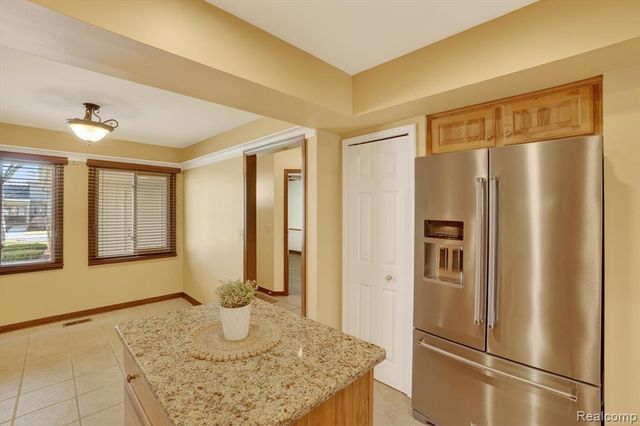 12342 Pinecrest Drive, Plymouth, MI 48170