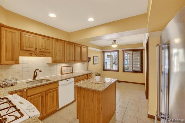 12342 Pinecrest Drive, Plymouth, MI 48170