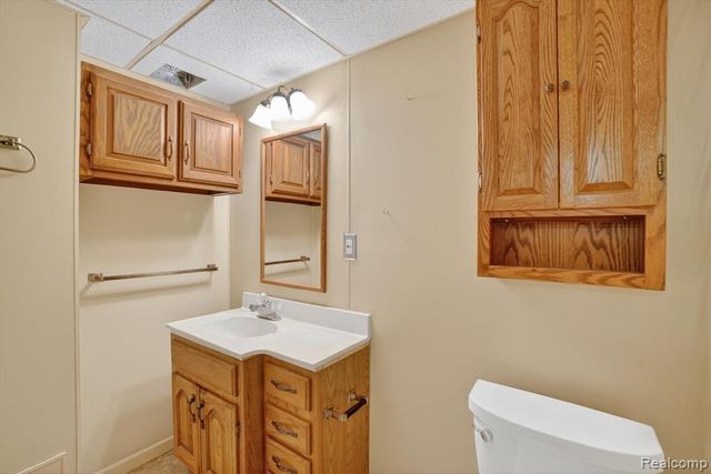 12342 Pinecrest Drive, Plymouth, MI 48170