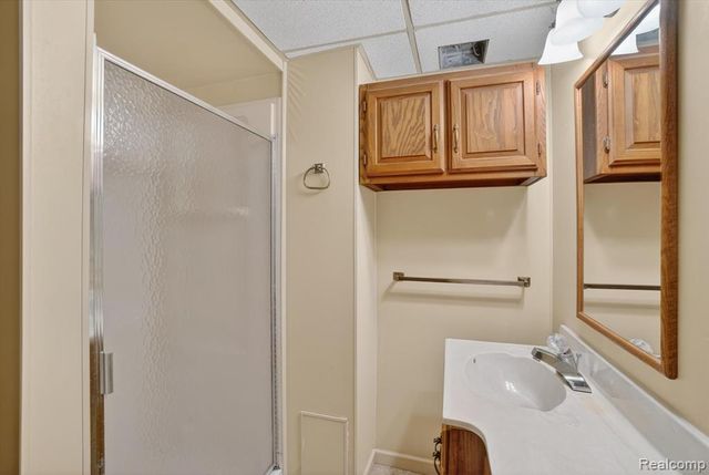 12342 Pinecrest Drive, Plymouth, MI 48170