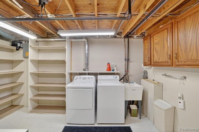 12342 Pinecrest Drive, Plymouth, MI 48170