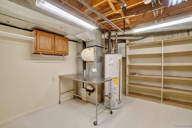 12342 Pinecrest Drive, Plymouth, MI 48170