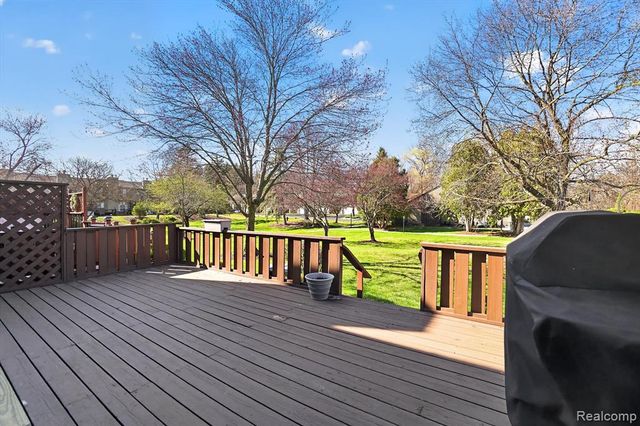 12342 Pinecrest Drive, Plymouth, MI 48170