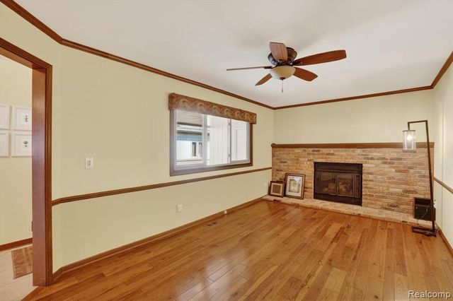 12342 Pinecrest Drive, Plymouth, MI 48170