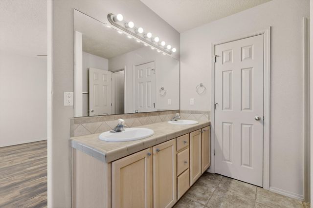 8020 Eliyah Court NW, Albuquerque, NM 87120