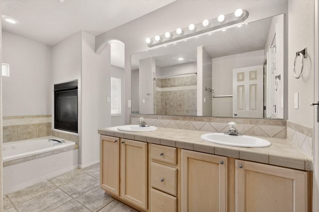 8020 Eliyah Court NW, Albuquerque, NM 87120