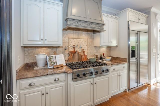 1861 Blore Heath, Carmel, IN 46032