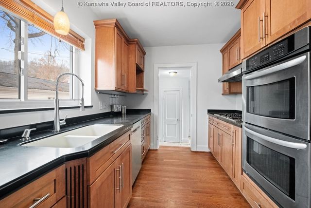 3914 Virginia Avenue Se, Charleston, WV 25304