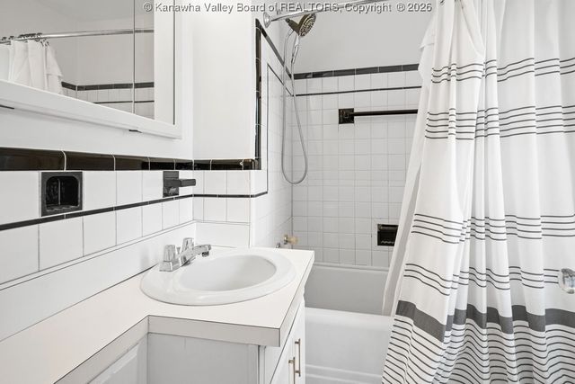 3914 Virginia Avenue Se, Charleston, WV 25304