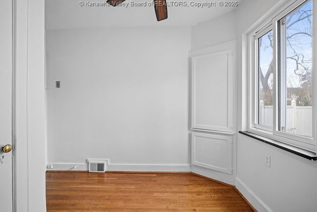 3914 Virginia Avenue Se, Charleston, WV 25304