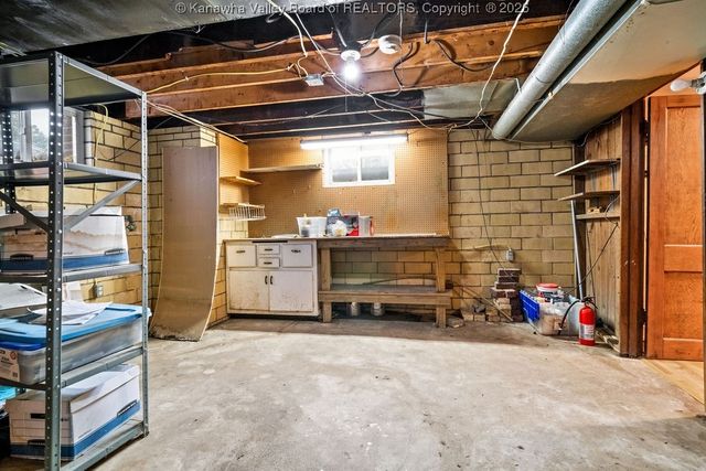 3914 Virginia Avenue Se, Charleston, WV 25304