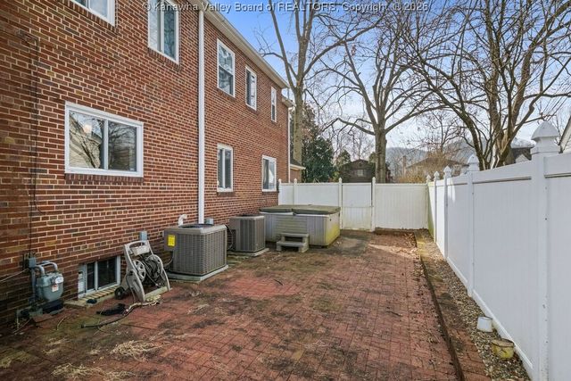 3914 Virginia Avenue Se, Charleston, WV 25304