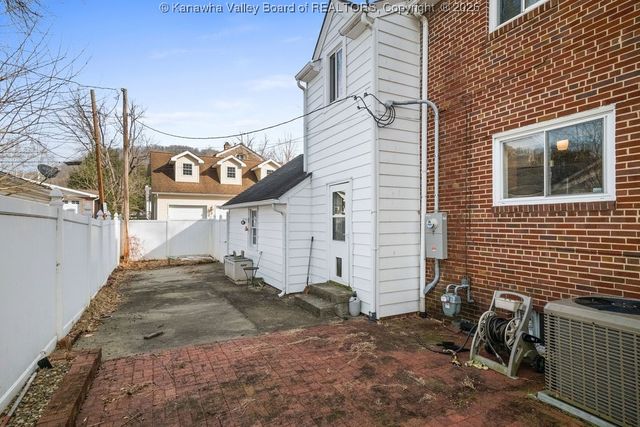 3914 Virginia Avenue Se, Charleston, WV 25304