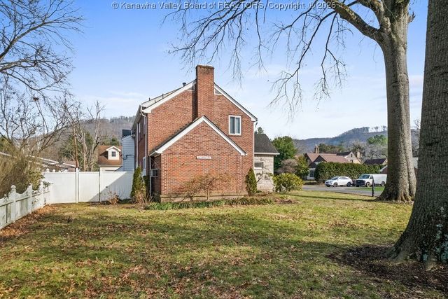3914 Virginia Avenue Se, Charleston, WV 25304