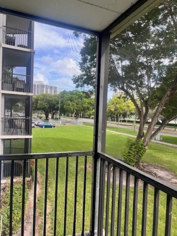 3475 N Country Club Drive 204, Aventura, FL 33180