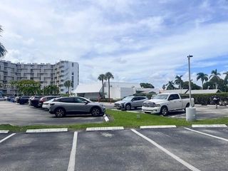 3475 N Country Club Drive 204, Aventura, FL 33180