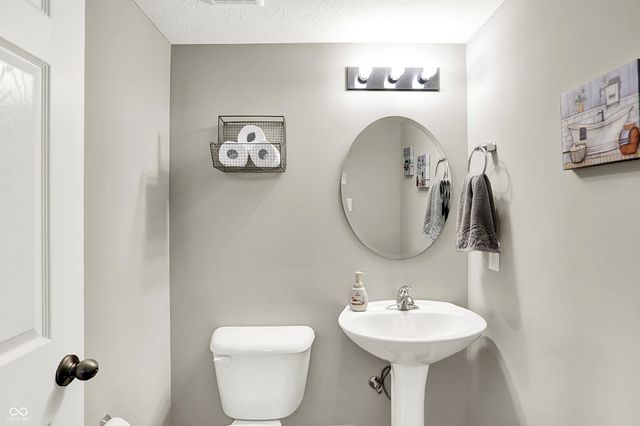 6645 Honeysuckle Way, Pendleton, IN 46064