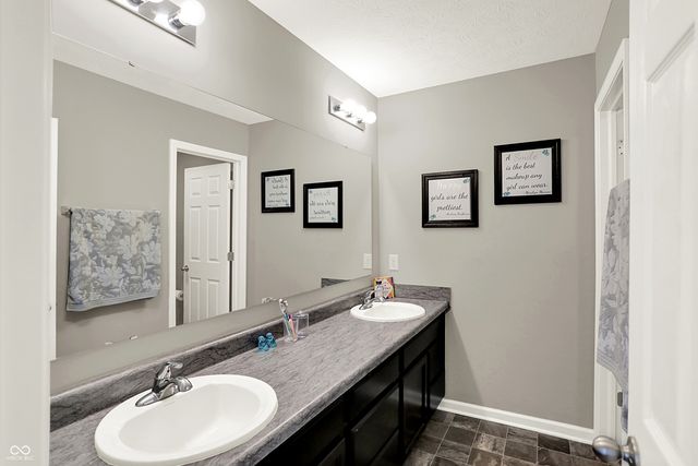 6645 Honeysuckle Way, Pendleton, IN 46064