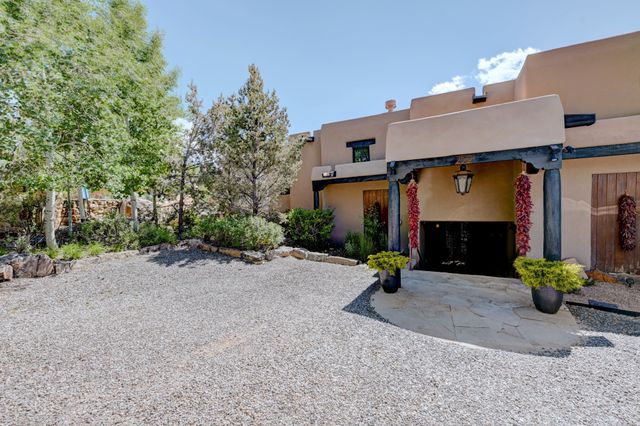 259 Montoya Circle 2, Santa Fe, NM 87501