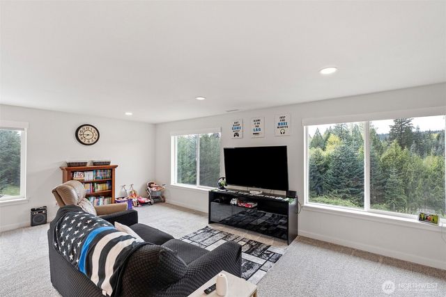 9611 W Belfair Valley Road, Bremerton, WA 98312