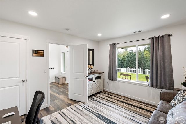 9611 W Belfair Valley Road, Bremerton, WA 98312