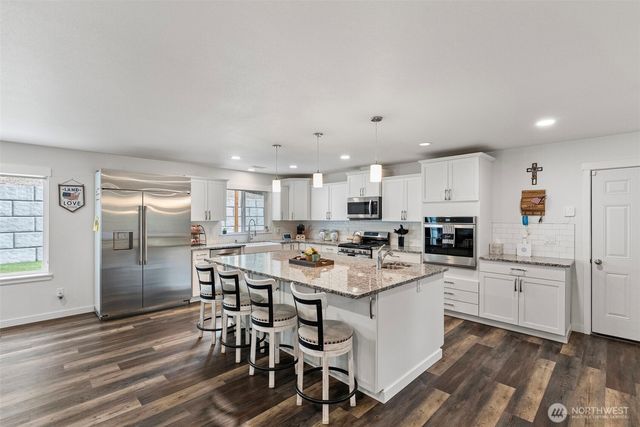 9611 W Belfair Valley Road, Bremerton, WA 98312