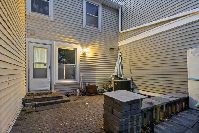 7605 Manchester Manor, Hanover Park, IL 60133