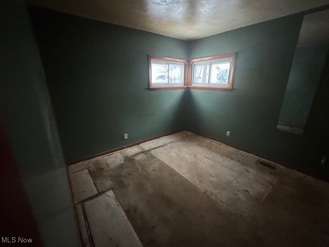 1525 Denison Avenue NW, Warren, OH 44485