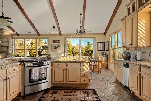 27920 Matterhorn, Lake Arrowhead, CA 92352