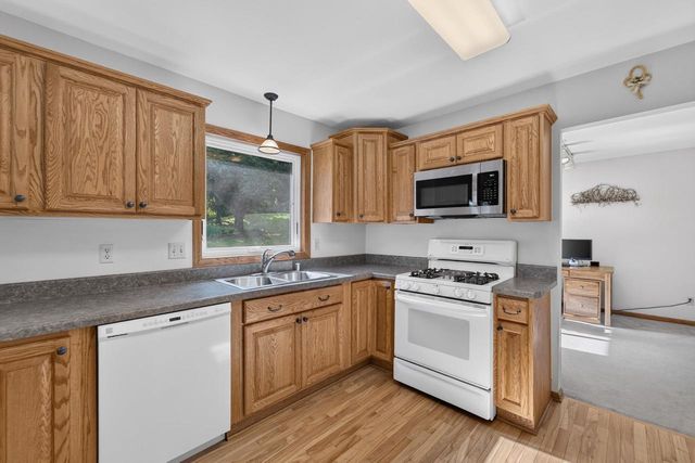 4507 Stonewood Drive, Middleton, WI 53562