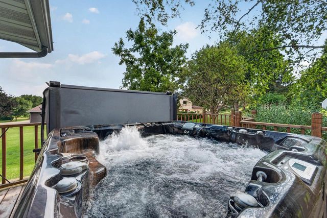 4507 Stonewood Drive, Middleton, WI 53562