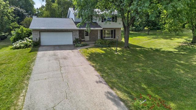 4507 Stonewood Drive, Middleton, WI 53562