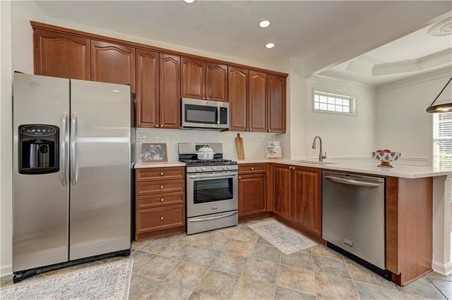 232 Glens Loop, Woodstock, GA 30188