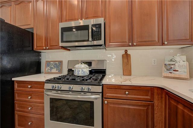 232 Glens Loop, Woodstock, GA 30188