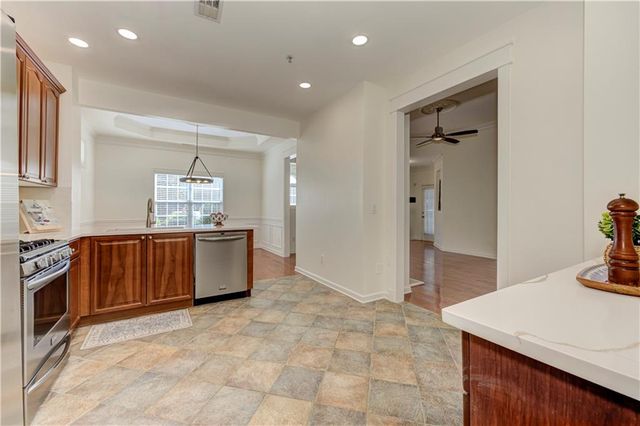 232 Glens Loop, Woodstock, GA 30188