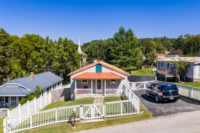 313 Bay Street, Mount Carmel, TN 37645