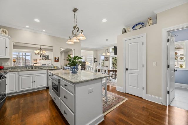 N35W23668 Auburn COURT, Pewaukee, WI 53072