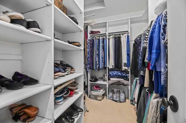 N35W23668 Auburn COURT, Pewaukee, WI 53072