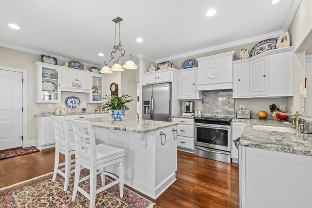 N35W23668 Auburn COURT, Pewaukee, WI 53072