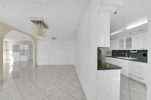 1920 S Ocean Dr 16B, Hallandale Beach, FL 33009