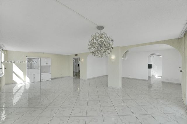 1920 S Ocean Dr 16B, Hallandale Beach, FL 33009