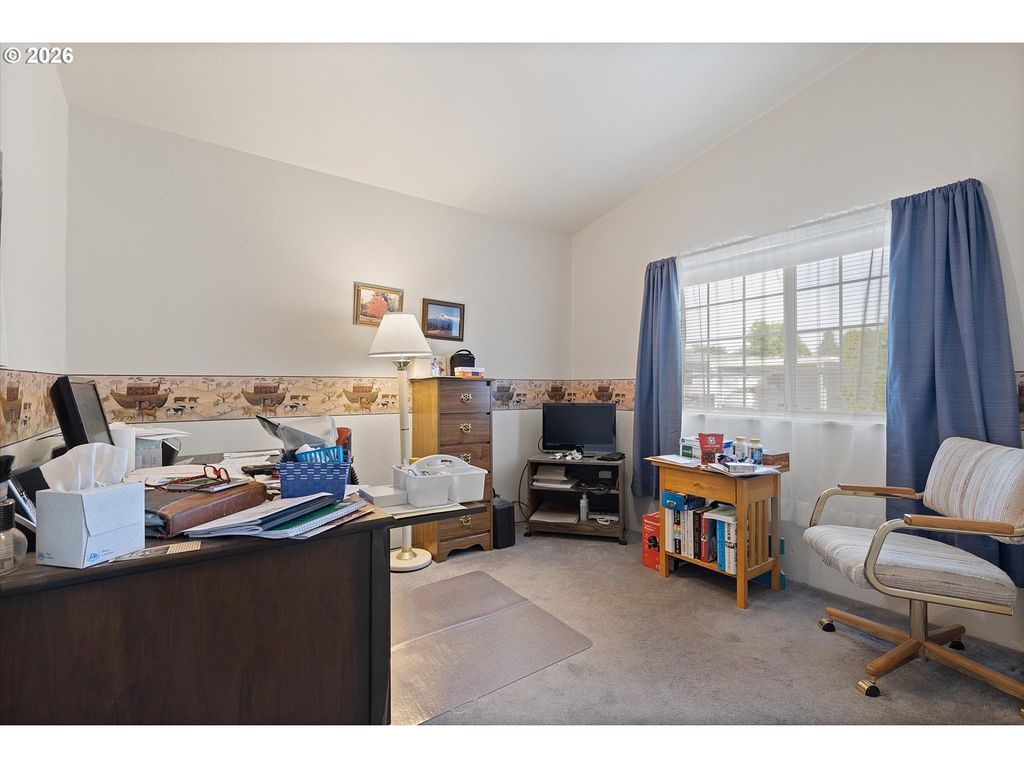 Image 19 of property listing at 655 Ne BURNETT Rd #2, Mc Minnville, OR 97128