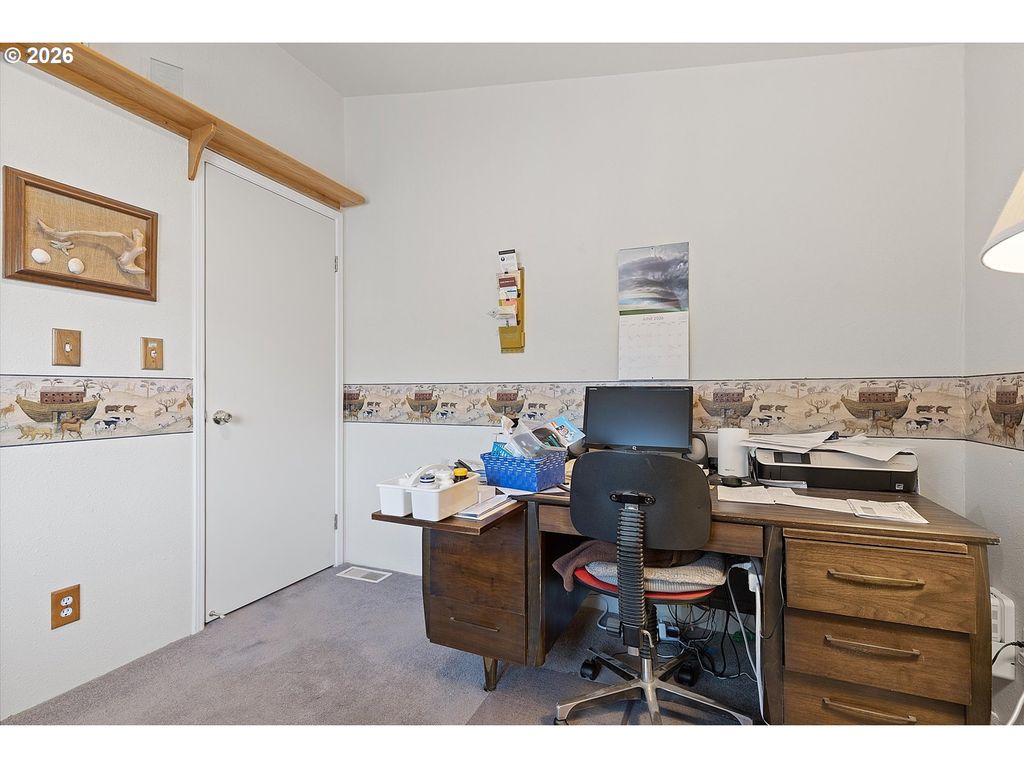Image 20 of property listing at 655 Ne BURNETT Rd #2, Mc Minnville, OR 97128