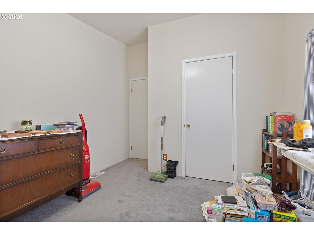 Image 22 of property listing at 655 Ne BURNETT Rd #2, Mc Minnville, OR 97128